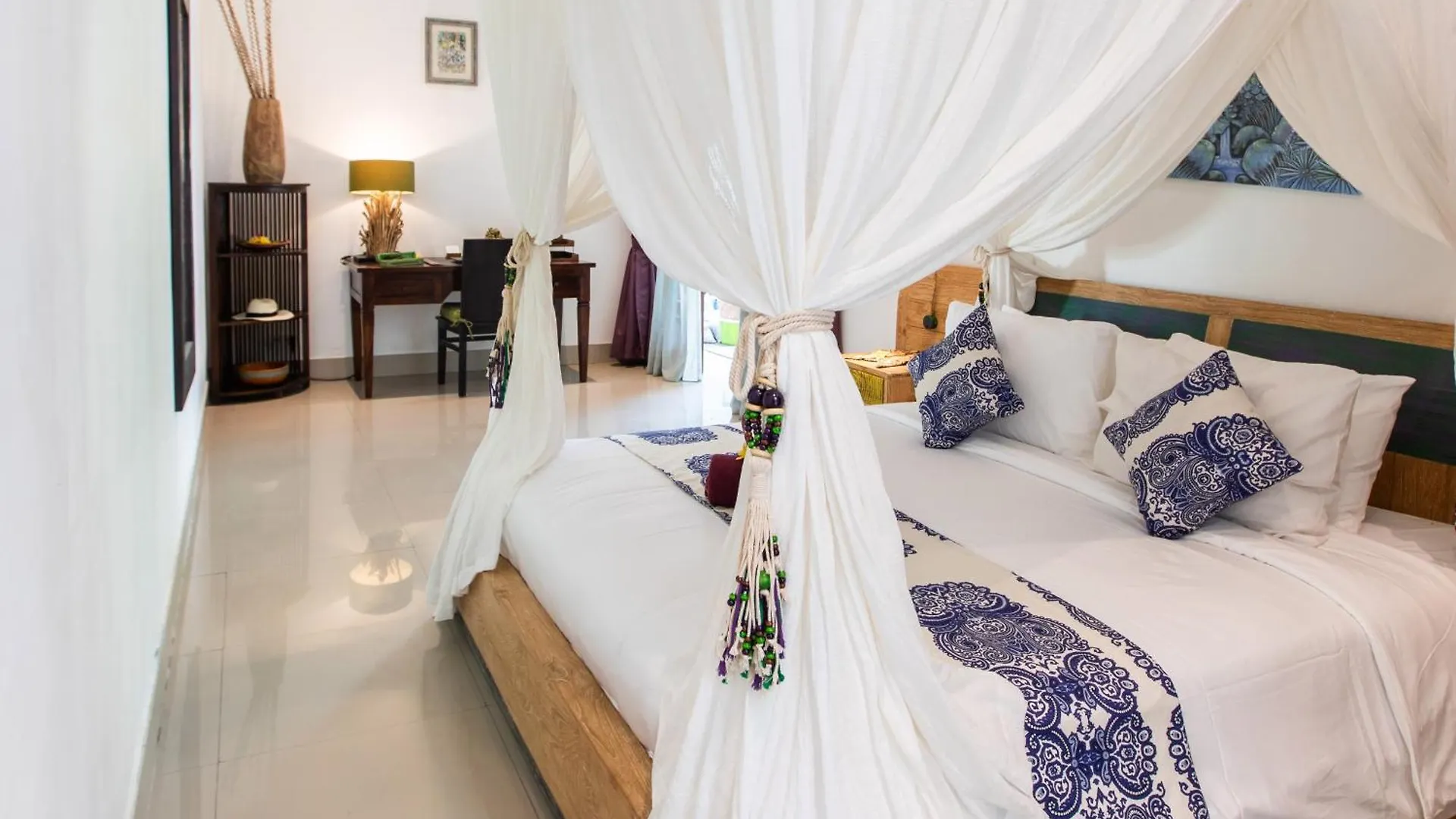 Masbro Art Villas Seminyak   Seminyak (Bali)